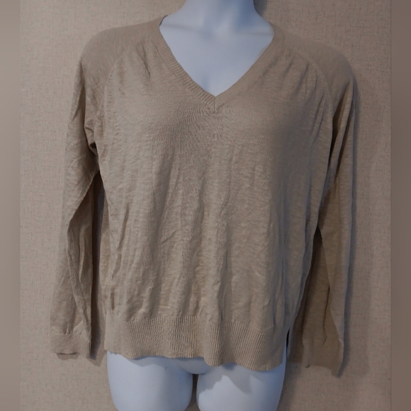 Hello Nite Elegant V-Neck Sweater in Tan Size L New - Picture 1 of 3